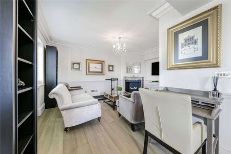 A wonderful two bedroom apartment in well-run mansion block. - Photo 5