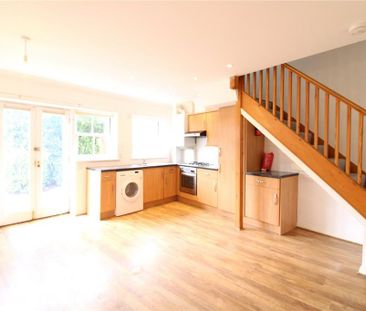 2 bedroom end of terrace house to rent - Photo 2