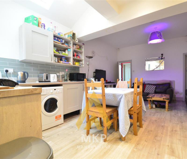 6 bedroom terraced house to rent - Photo 1