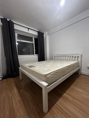 1 bedroom in a flat share to rent - Photo 1