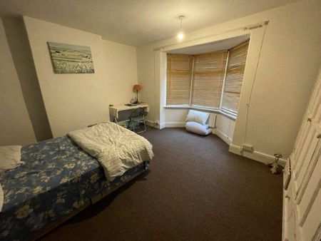 3 bedroom terraced house to rent - Photo 4