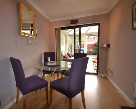 3 bedroom semi-detached house to rent - Photo 3