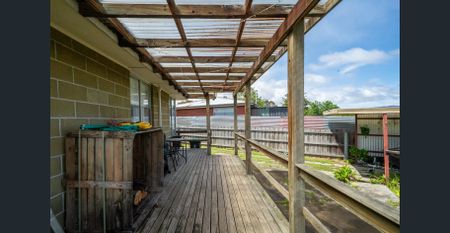 Spacious 3 Bedroom Family Home - Photo 3