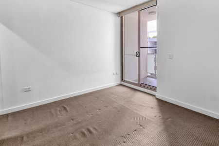 CONTEMPORARY RIVERBANK LIVING, 2 BEDROOM APARTMENT PLUS STUDY NOOK AND PARRAMATTA CBD VIEWS - Photo 2