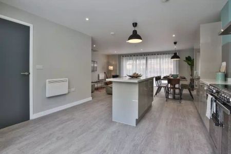 Classic Townhouse - Photo 3