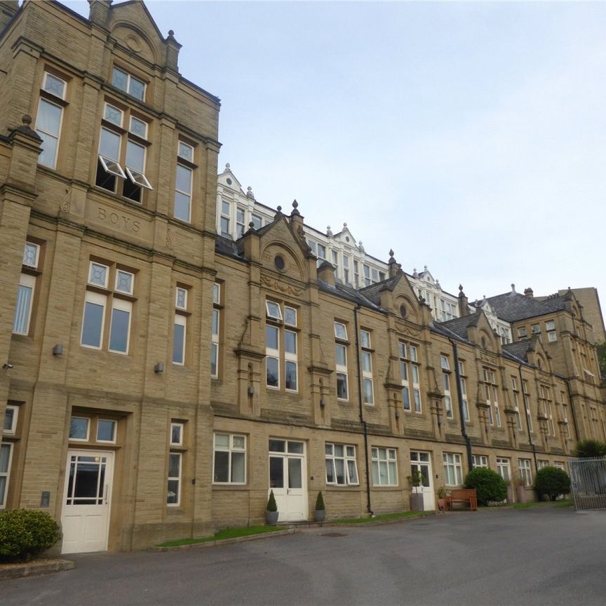 Clare Hall, Halifax, HX1 - Photo 1