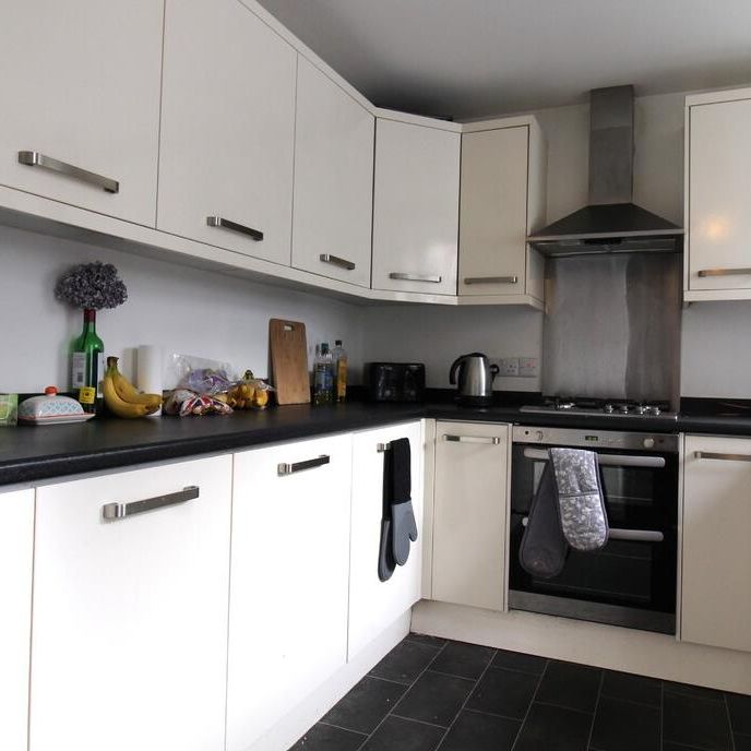 North Road East, Plymouth - Photo 1