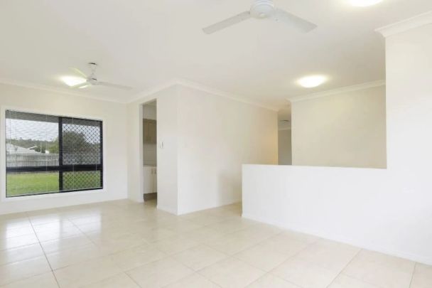 Discover the perfect coastal lifestyle - Photo 1