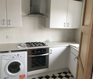 Room in a Shared Flat, Brockwell Court, SW2 - Photo 4