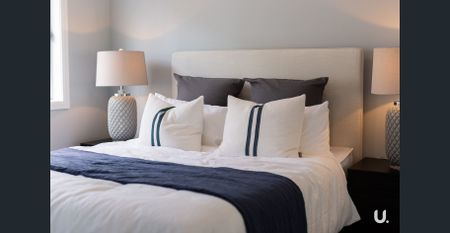 Exquisite Double-Level Residence - Photo 3