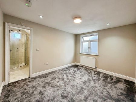 8 bedroom bungalow to rent - Photo 3