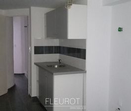 Location Appartement 2 pièces 29m² LA CADIERE D AZUR 83740 - Photo 3