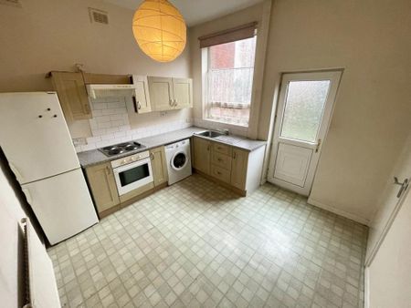 2 bedroom terraced house to rent - Photo 4