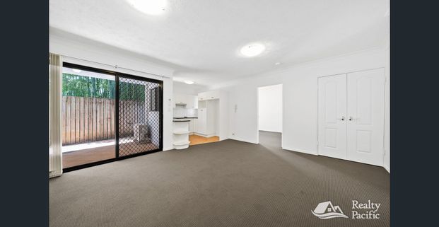 Two Bedroom Unit, In a perfect location! - Photo 1