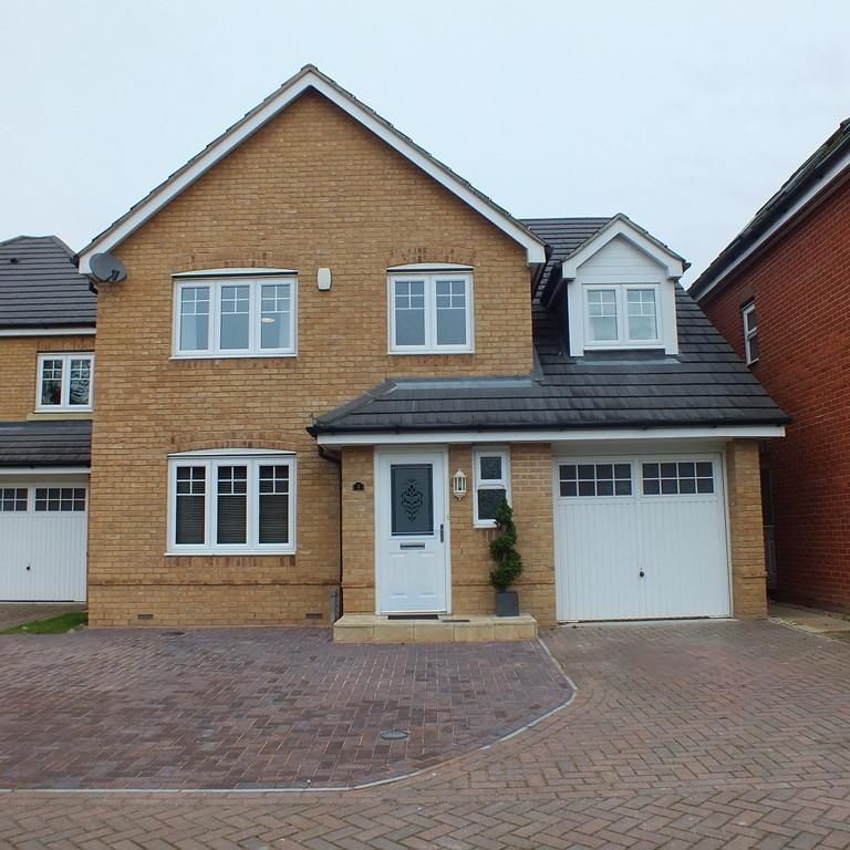 1 bedroom in a house share to rent - Photo 1