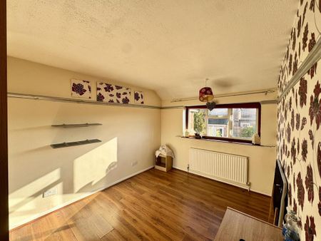 3 bedroom semi-detached house to rent - Photo 2