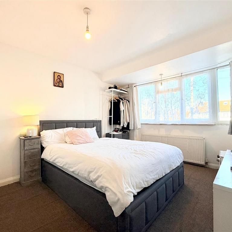 4 bedroom apartment to rent - Photo 1