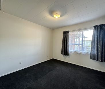 3 Bedroom Home in Brown Owl - Photo 4