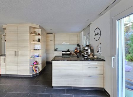 Moderne Maisonette mit fantastischem Blick auf Niesen und Thunersee - Photo 3