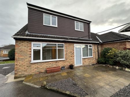 Hazel Garth, York - Photo 3