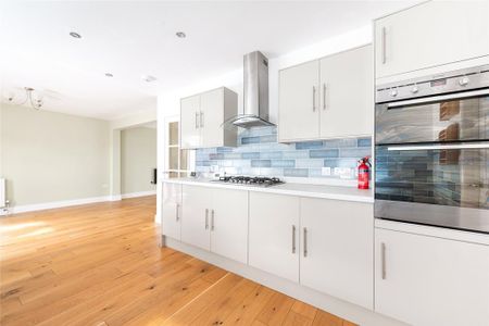 4 bedroom semi-detached house to rent - Photo 4