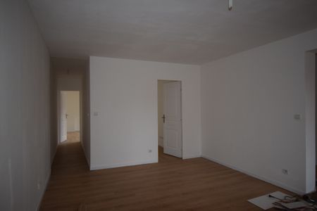 Appartement T4 en centre ville de CAUDEBEC-LES-ELBEUF- Réf: CHARL1 - Photo 2