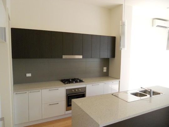 17A Agnew Street, Brighton VIC 3186 - Townhouse For Rent | Domain - Photo 1