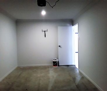 STUNNING 3 BEDROOM TOWNHOUSE IN MANGO HILL WITH POOL IN COMPLEX - Photo 6