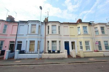 Clifton Road, Worthing, BN11 - Photo 2