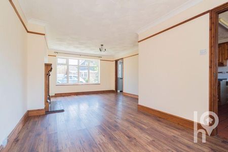 3 bedroom semi-detached house to rent - Photo 2