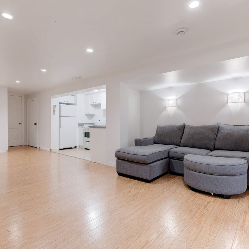 For Lease - 2217 Ghent Avenue, Burlington, Ontario - Photo 1