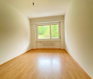 Helle & grosszügige Wohnung mit Charme - Foto 2