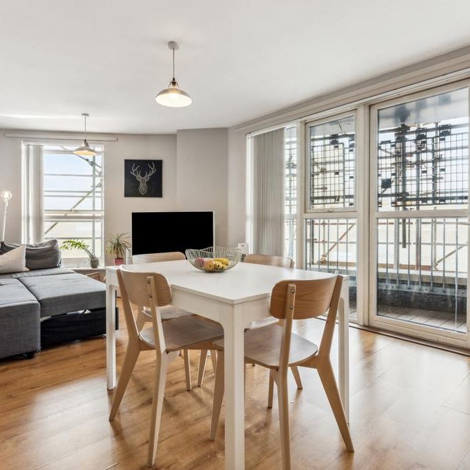 2 bedroom flat to rent - Photo 1