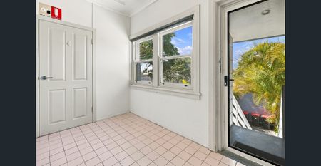 Stylish & Spacious 1 Bedroom + Study Apartment in Prime Location - Photo 4
