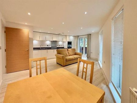 Morewood Close, Sevenoaks, TN13 - Photo 2