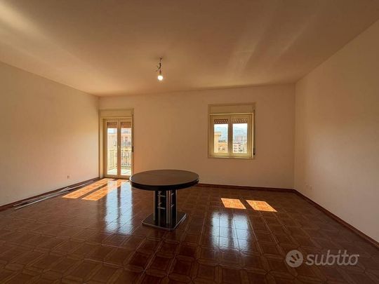Appartamento di 120 m² con 4 locali a Palermo - Photo 1