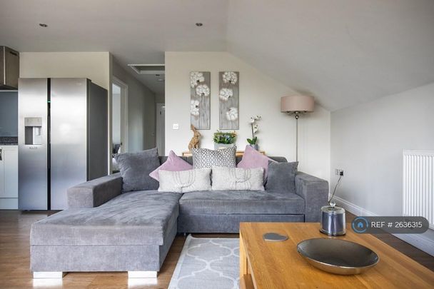 2 bedroom maisonette to rent - Photo 1