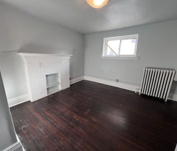 For Lease - 959 Main Street Unit# 1, Hamilton, Ontario - Photo 2