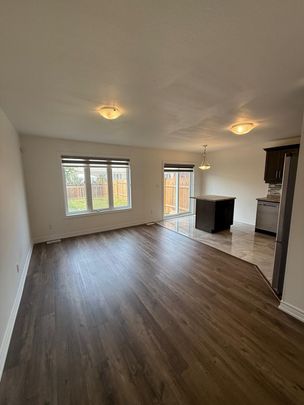 For Lease - 140 Monarch Street, Welland, Ontario - Photo 1