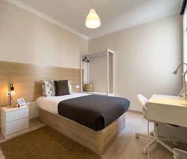 Carrer de Verdi, Barcelona, Catalonia 08024 - Photo 2