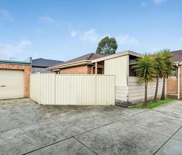 LOVELY 3 BEDROOM HOME - Photo 3