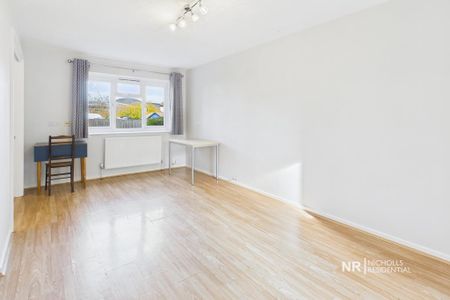 2 bedroom flat to rent - Photo 2
