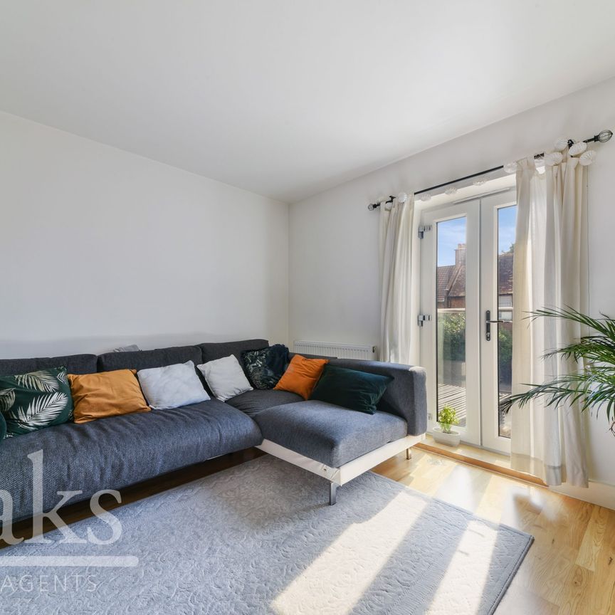 Woodside Green, South Norwood, London - Photo 1