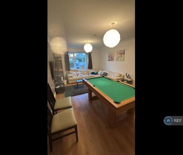 6 bedroom semi-detached house to rent - Photo 1