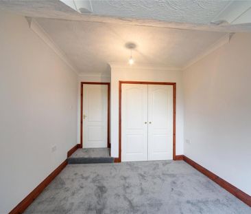 5 bedroom detached house to rent - Photo 4