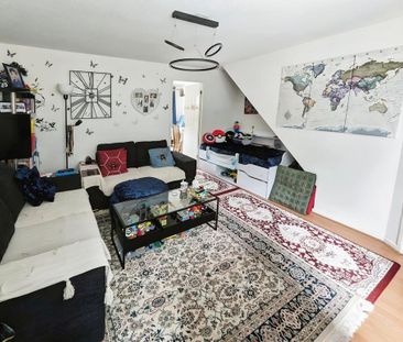 3 bedroom end of terrace house to rent - Photo 2