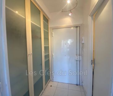 Location appartement studio 25 m² Hyères - Photo 6