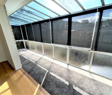 Modern Family Living in Saint Johns - Photo 2