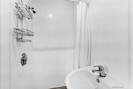 Bedsit / studio - Photo 3