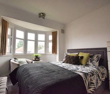 4 bedroom semi-detached house to rent - Photo 3